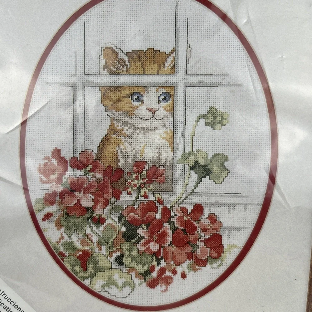 Simplicity‎ Cross Stitch CURIOUS KITTEN Cat Flowers